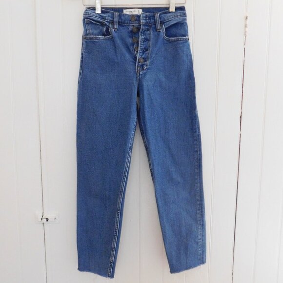 🦌 Abercrombie & Fitch The Mom High Rise Frayed Jeans - Picture 9 of 16